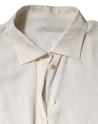 Blusa blanca con botones y mangas largas