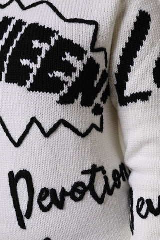 Weißer Wollstrickpullover mit Rundhalsausschnitt