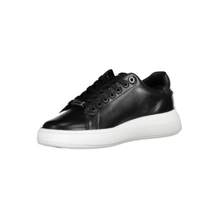 Zapatilla de piel negra para mujer