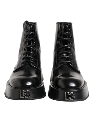 Botines negros de cuero con logo y cordones