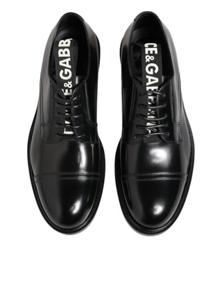 Schwarzes Lederkleid Schnürschuhe Herren Formell