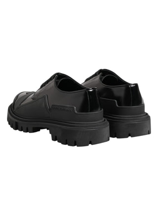 Trekking-Derbyschuhe aus schwarzem Lackleder