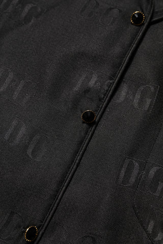 Schwarzes Seiden-Langarmtop mit DG-Stickerei