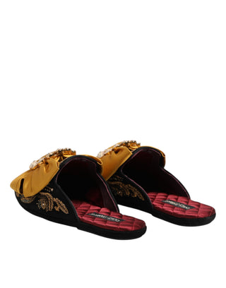 Mehrfarbige verzierte flache Sandalen
