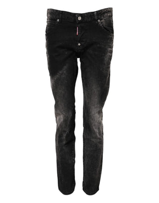 Jeans de mezclilla negro lavado con cintura media y corte entallado