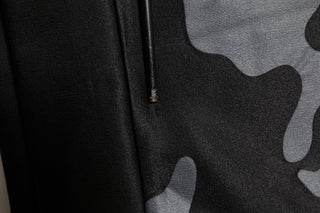 Schwarzer Camouflage Pullover