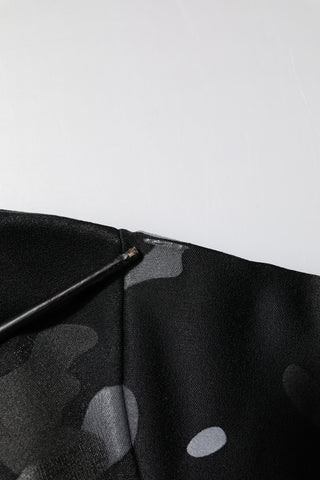 Schwarzer Camouflage Pullover