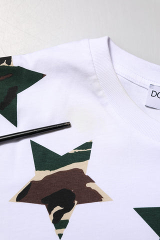 Camiseta de algodón blanca para hombre con estampado de camuflaje y cuello redondo
