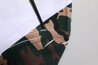 Camiseta de algodón blanca para hombre con estampado de camuflaje y cuello redondo