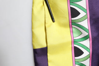 Blauer Seidenwickelmantel mit Blumenmuster und langen Ärmeln
