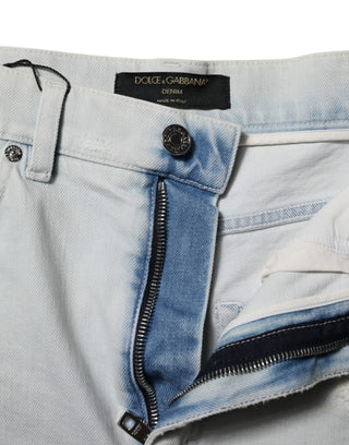Hellblaue Hotpants Shorts aus verwaschenem Denim-Baumwollstoff