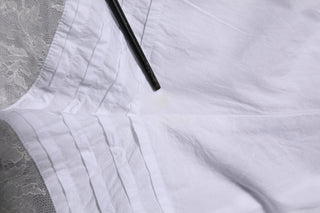 Weiße hoch taillierte Shorts aus Baumwolle mit Spitzenbesatz