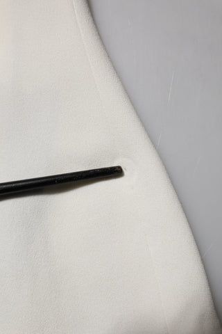 Weiße Bluse mit Rundhalsausschnitt und kurzen Ärmeln