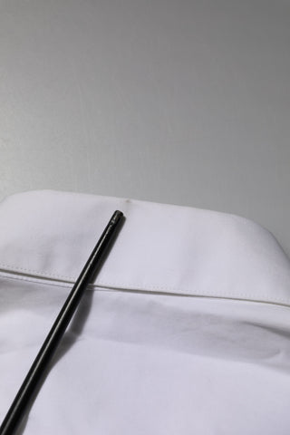 Weißes Hemdblusen-Top mit Kristallverzierung