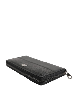 Continental-Geldbörse aus schwarzem Leder mit Logo-Plakette und Reißverschluss