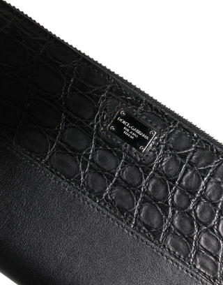 Continental-Geldbörse aus schwarzem Leder mit Logo-Plakette und Reißverschluss