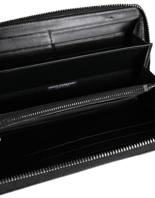Continental-Geldbörse aus schwarzem Leder mit Logo-Plakette und Reißverschluss