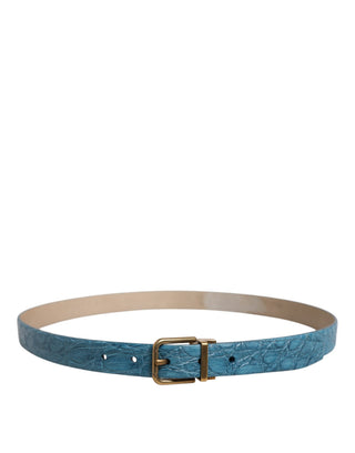 Blauer Ledergürtel mit klassischer Goldschnalle