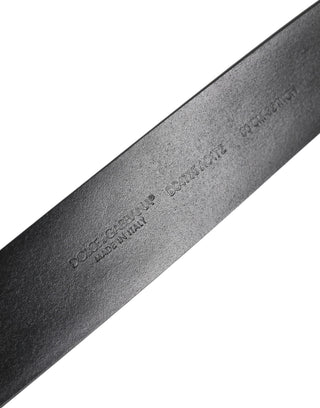Schwarzer Ledergürtel mit Nieten und DG-Metallschnalle