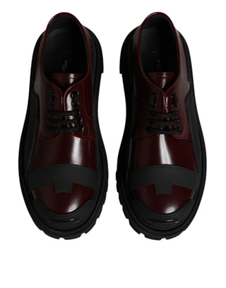 Zapatos de trekking rojos de piel con cordones