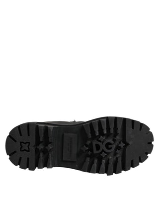 Botines cortos acolchados con cordones en blanco y negro