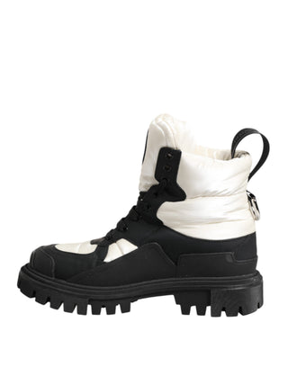 Botines cortos acolchados con cordones en blanco y negro