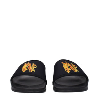 Schwarze Stoffpantoffeln