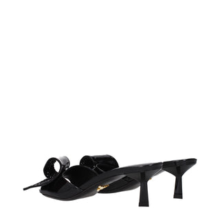 Schwarze Ledersandalen