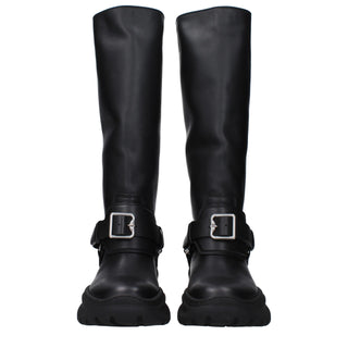 Botas de cuero negro