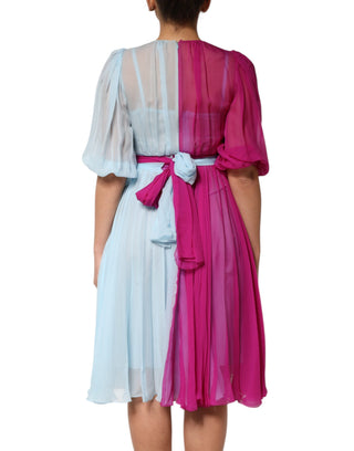 Fuchsia hellblaues Seiden-Midikleid in zweifarbigem Design