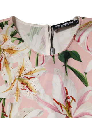 Pinke Bluse mit Rundhalsausschnitt und Lilienprint