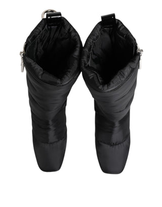 Schwarze, wattierte, wadenhohe Stiefel mit Logoabsatz