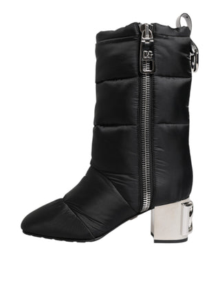Schwarze, wattierte, wadenhohe Stiefel mit Logoabsatz