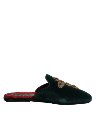 Zapatillas verdes de terciopelo con cruz adornada