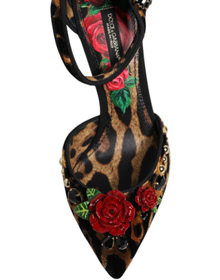 Zapatos de salón marrones con estampado de leopardo y rosas de cristal