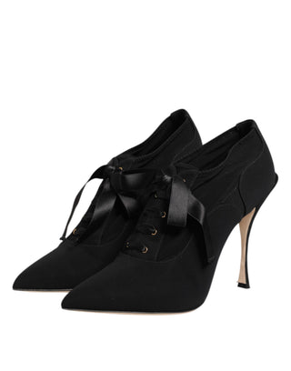 Zapatos de tacón stilettos negros con cordones