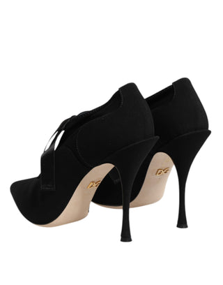 Zapatos de tacón stilettos negros con cordones