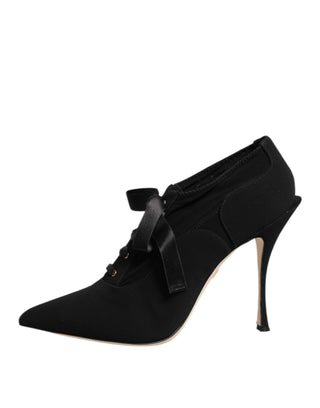 Zapatos de tacón stilettos negros con cordones