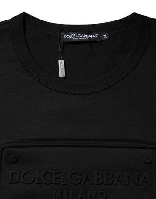 Camiseta negra de algodón con cuello redondo y logo en relieve  