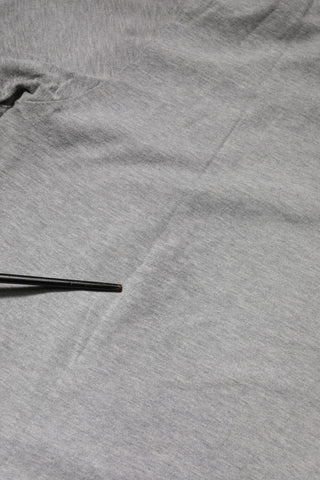 Graues Baumwoll-T-Shirt mit Grafikprint und Rundhalsausschnitt