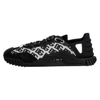 Zapatillas negras NS1 bajas con cordones y logo