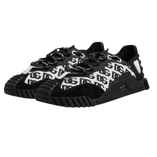 Zapatillas negras NS1 bajas con cordones y logo