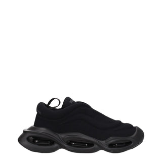 Schwarze klobige Sneakers aus Stoff