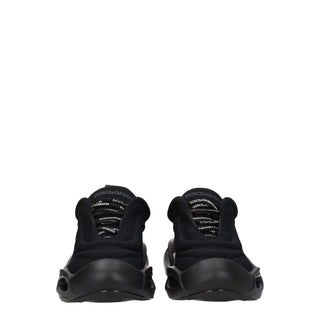 Schwarze klobige Sneakers aus Stoff