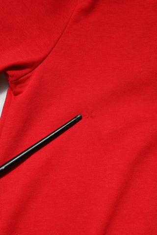 Camiseta roja lisa de manga corta con cuello redondo