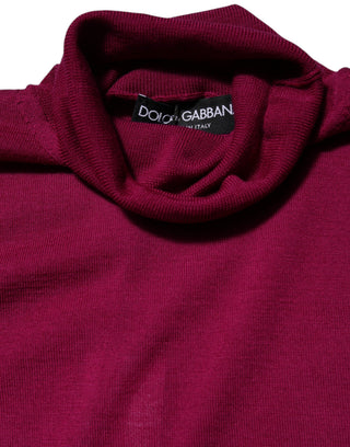 Fuchsiafarbener Rollkragenpullover aus Wolle mit langen Ärmeln