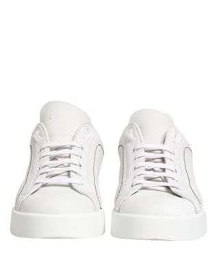 Sneakers aus weißem Leder mit niedrigem Schaft