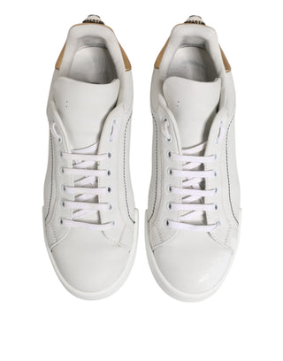Sneakers aus weißem Leder mit niedrigem Schaft