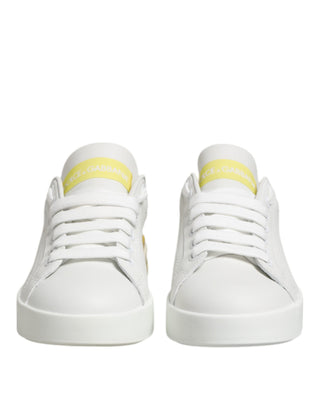 Zapatillas blancas y amarillas de cuero de corte bajo