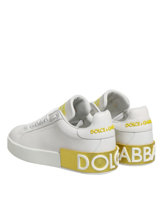 Zapatillas blancas y amarillas de cuero de corte bajo